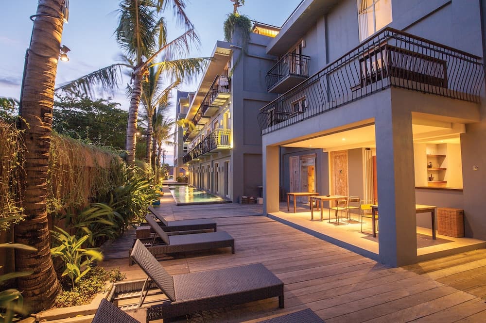 Frii Bali Echo Beach main