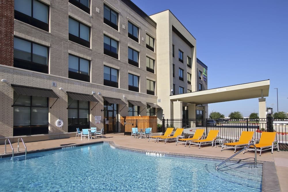Holiday Inn Exp & Sts Dallas-Frisco Nw Toyota Stdm main