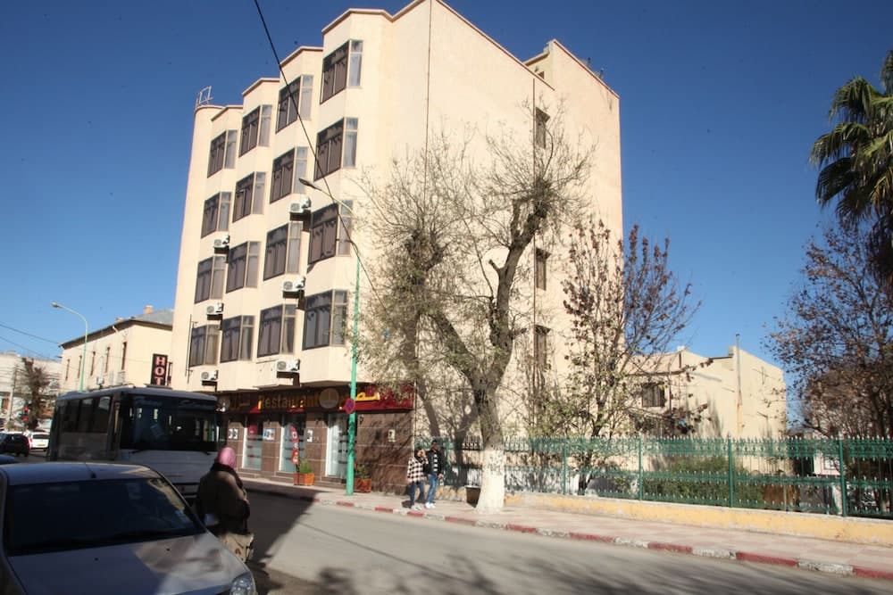 Stambouli Hotel main