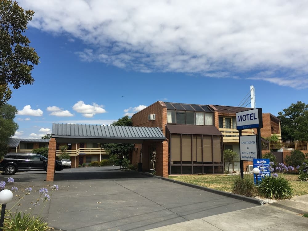 Essendon Motel main