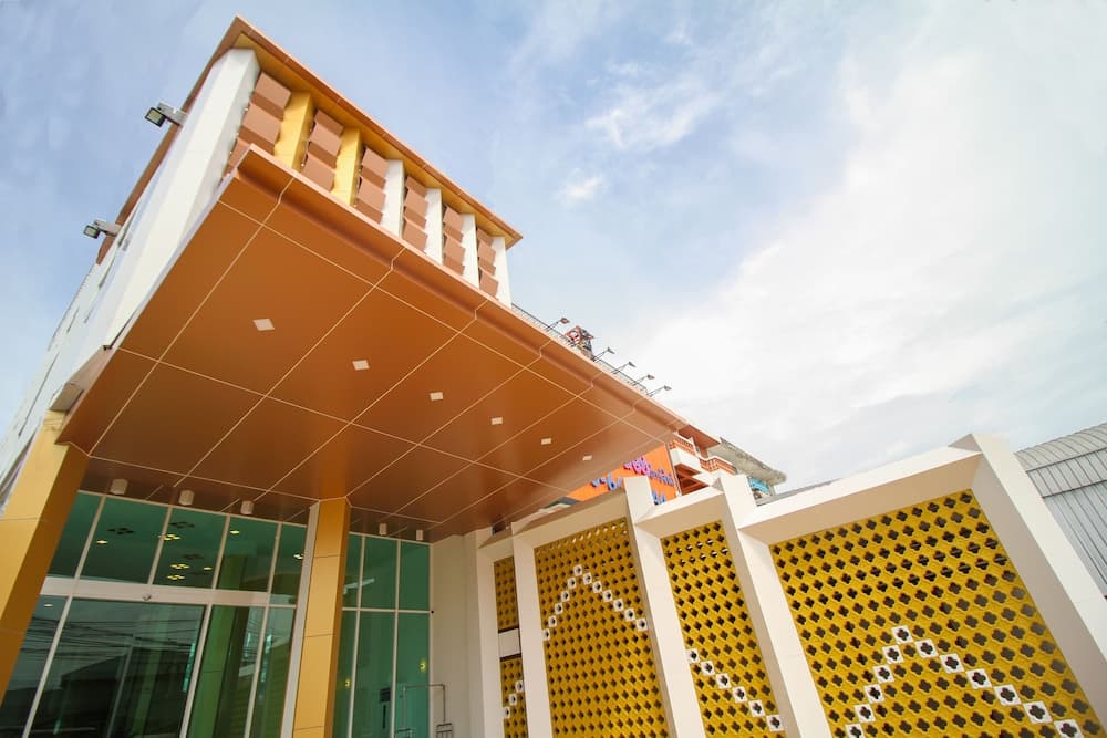 Convenient Grand Suvarnabhumi main