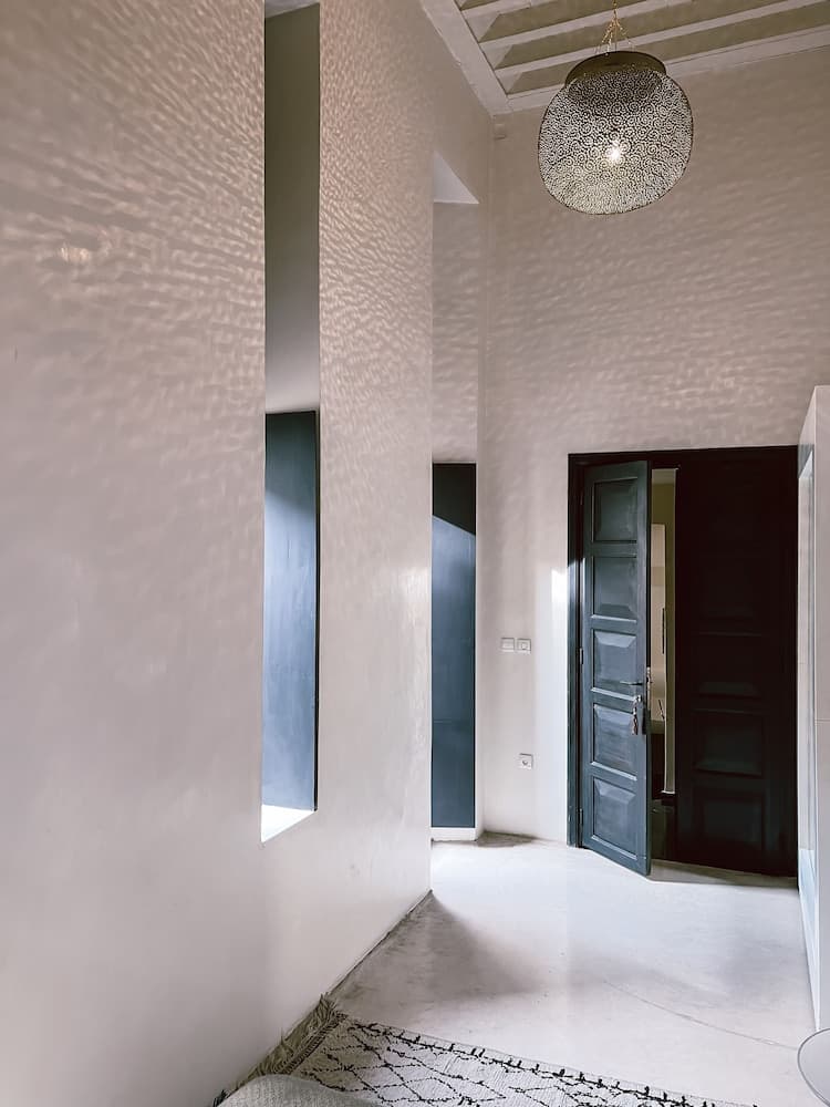 Riad K main