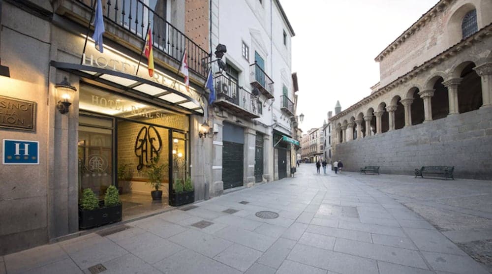 Real Segovia main