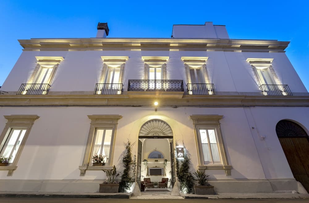 Palazzo Vaglio Relais main