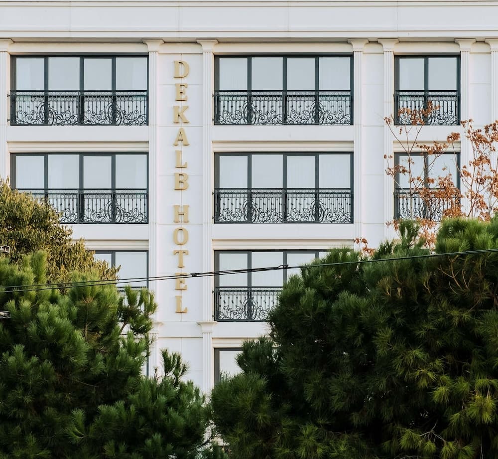 Dekalb Hotel main