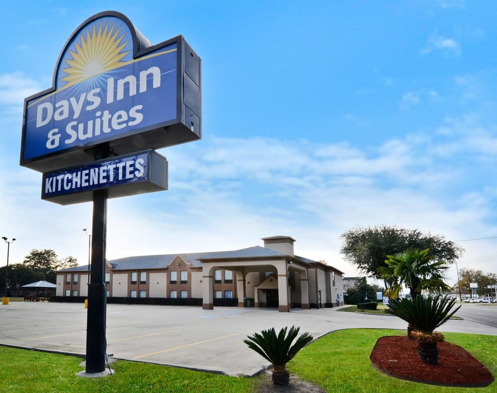 Days Inn & Suites by Wyndham Eunice main