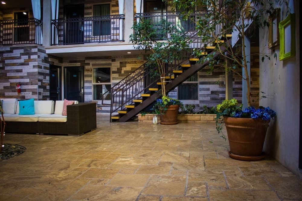 L.A. Sky Boutique Hotel main