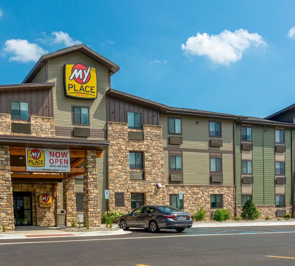 My Place Hotel Detroit West/Wixom main
