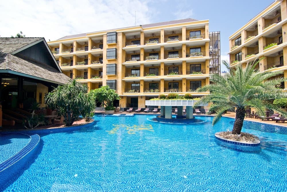 Mantra Pura Resort main