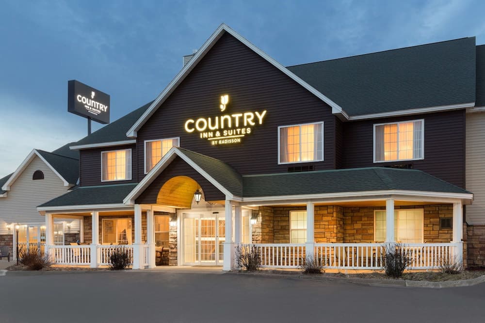 Country Inn & Suites By Radisson Little Falls, Mn main