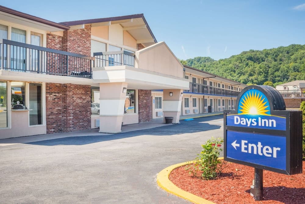 Days Inn by Wyndham Paintsville main