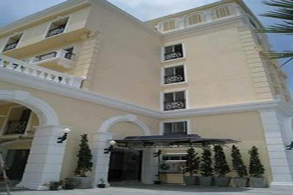 Rafael Mansion Bangkok Airport main