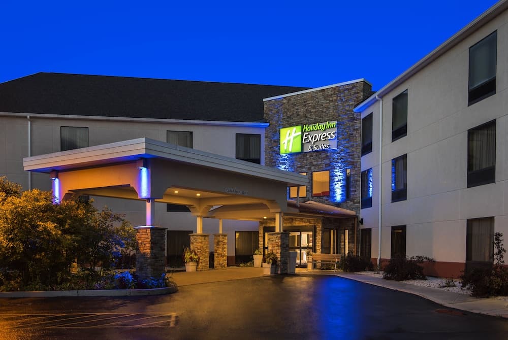 Holiday Inn Express & Suites Great Barrington - Lenox Area main