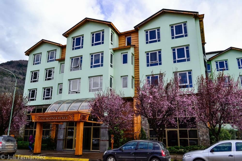 Patagonia Plaza main