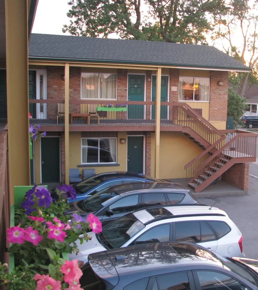 Sunset Inn main