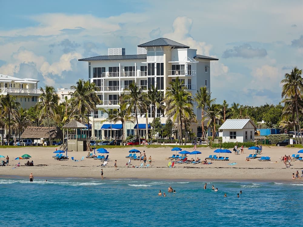 Royal Blues Hotel main