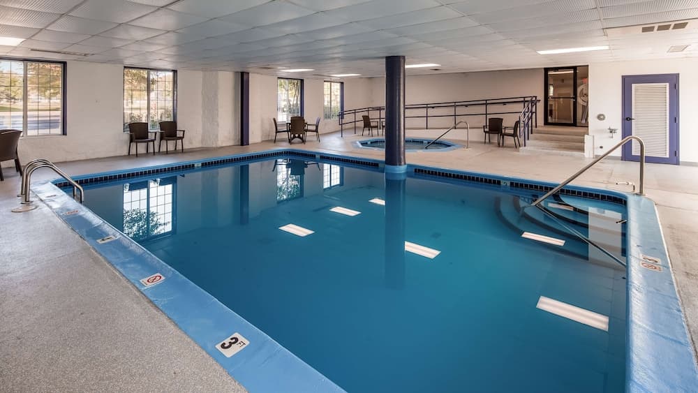 Charlevoix Inn & Suites, Surestay Collection By Best Western main