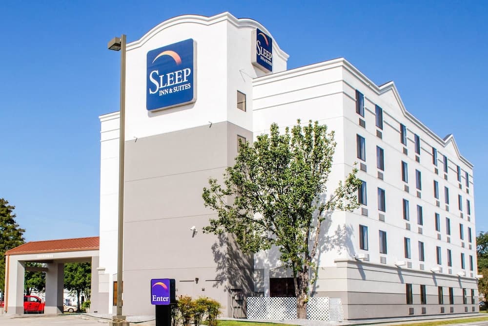Sleep Inn & Suites main