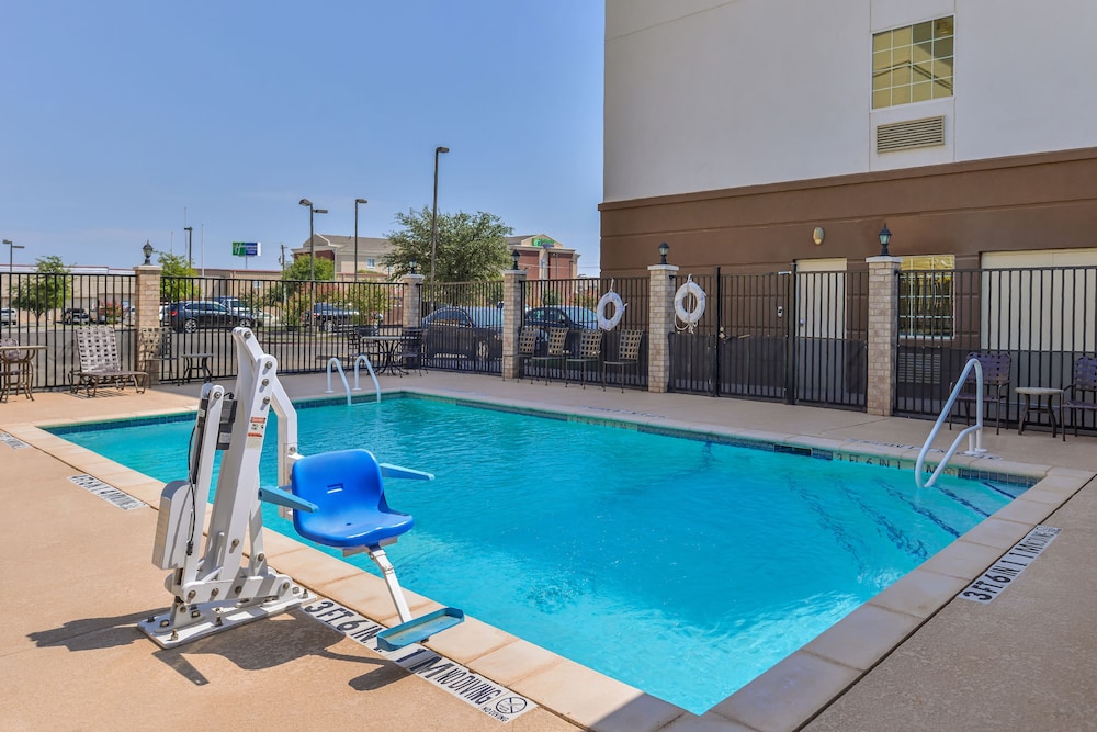 Candlewood Suites Abilene main