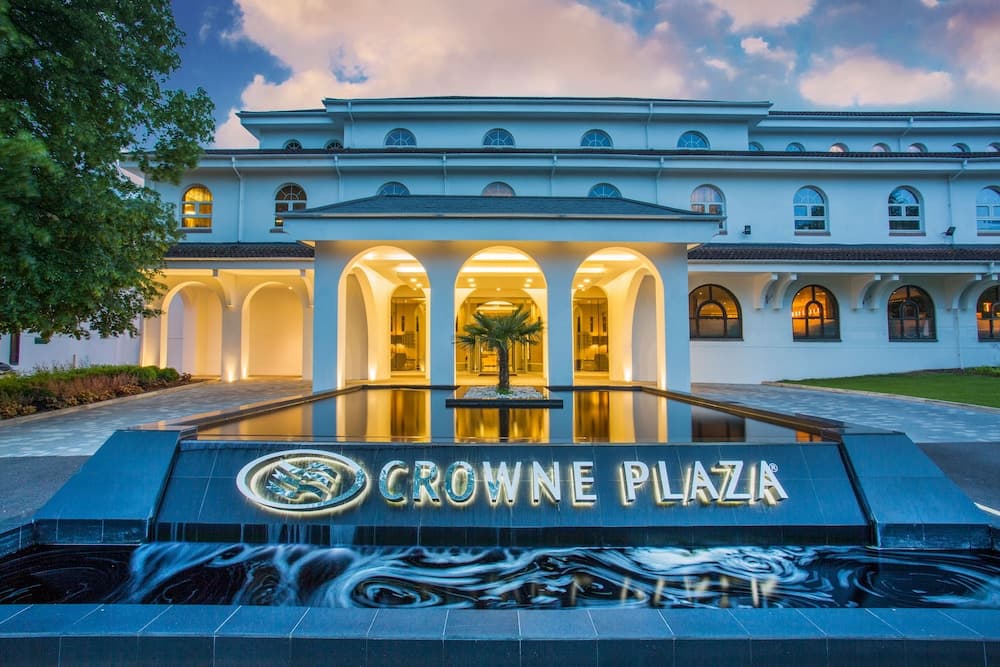 Crowne Plaza Gerrards Cross main