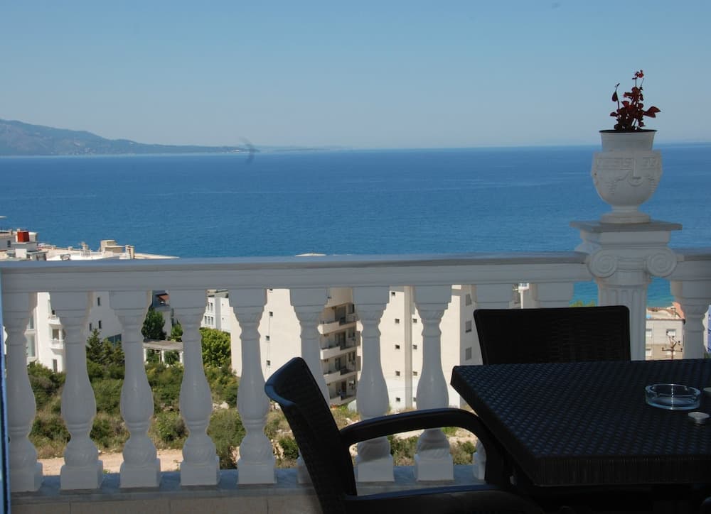Hotel Keos main