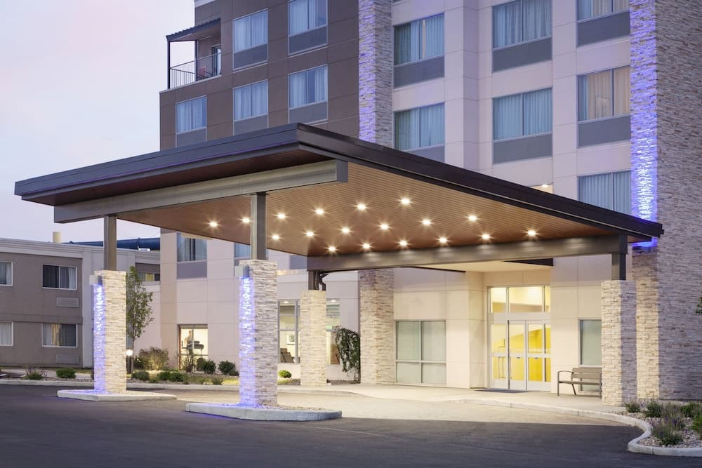 Holiday Inn Express And Suites Sandusky main