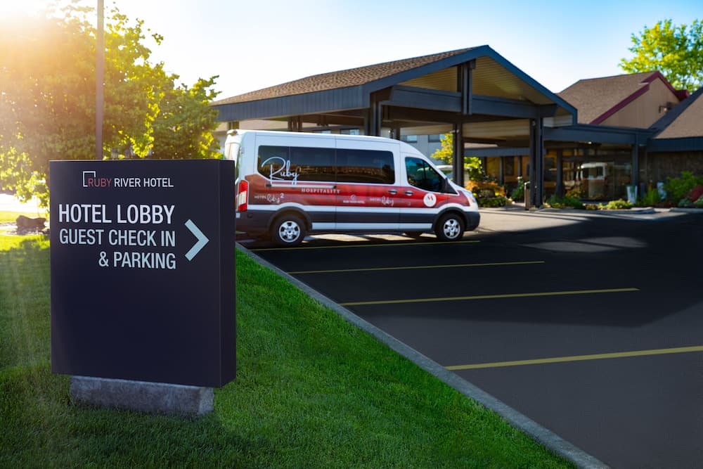 Ruby River Hotel main