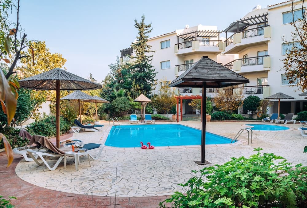 Artemis Cynthia Complex main