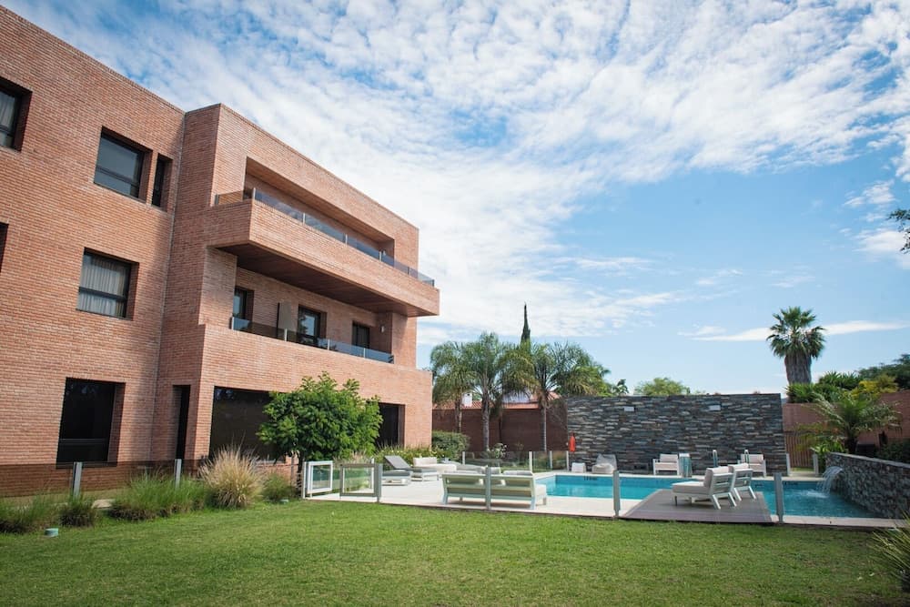 Neper Hotel