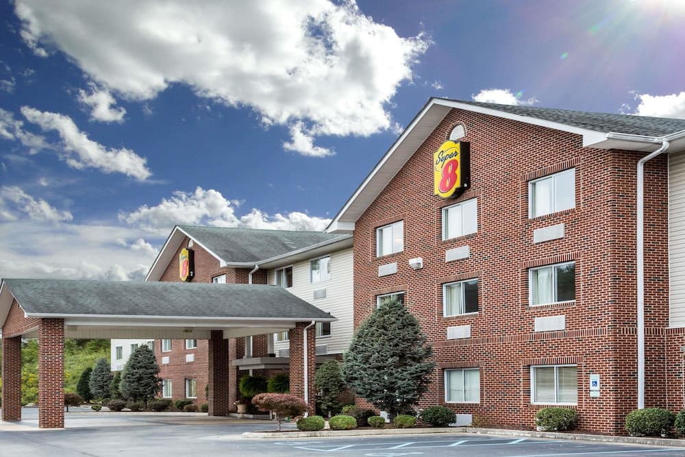 Super 8 By Wyndham Huntington Wv main