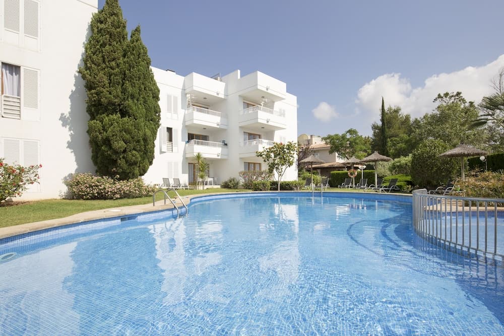 Cabot Las Velas Apartments main