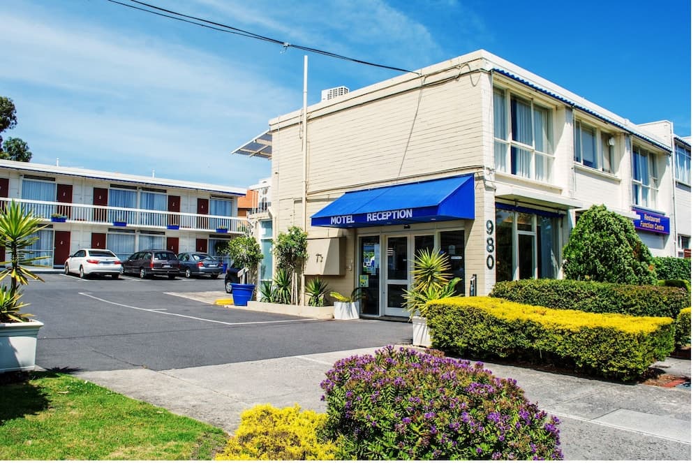 Alexander Motor Inn & Apartments main