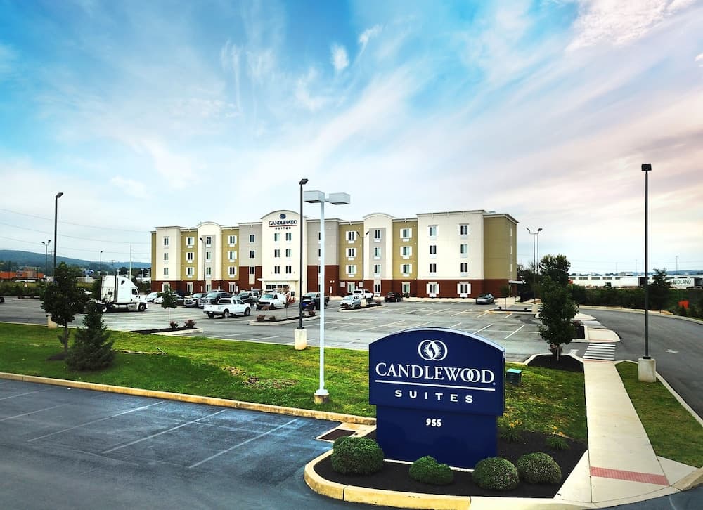 Candlewood Suites York main