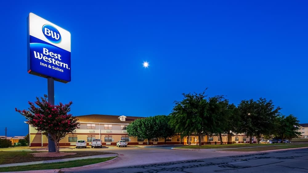 Best Western Inn & Suites main