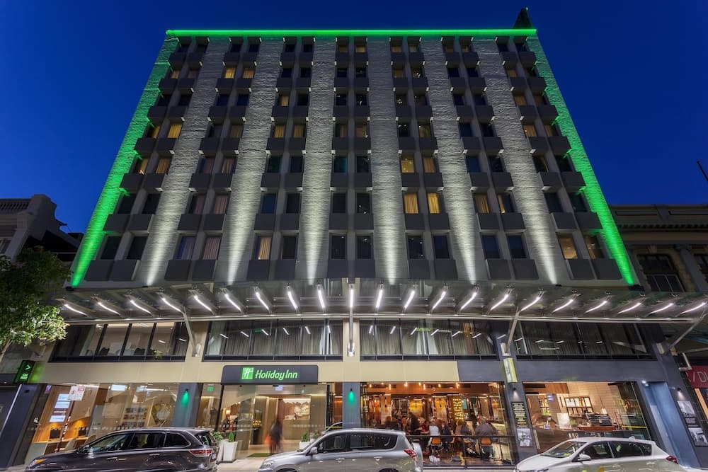 Holiday Inn Perth City Centre main