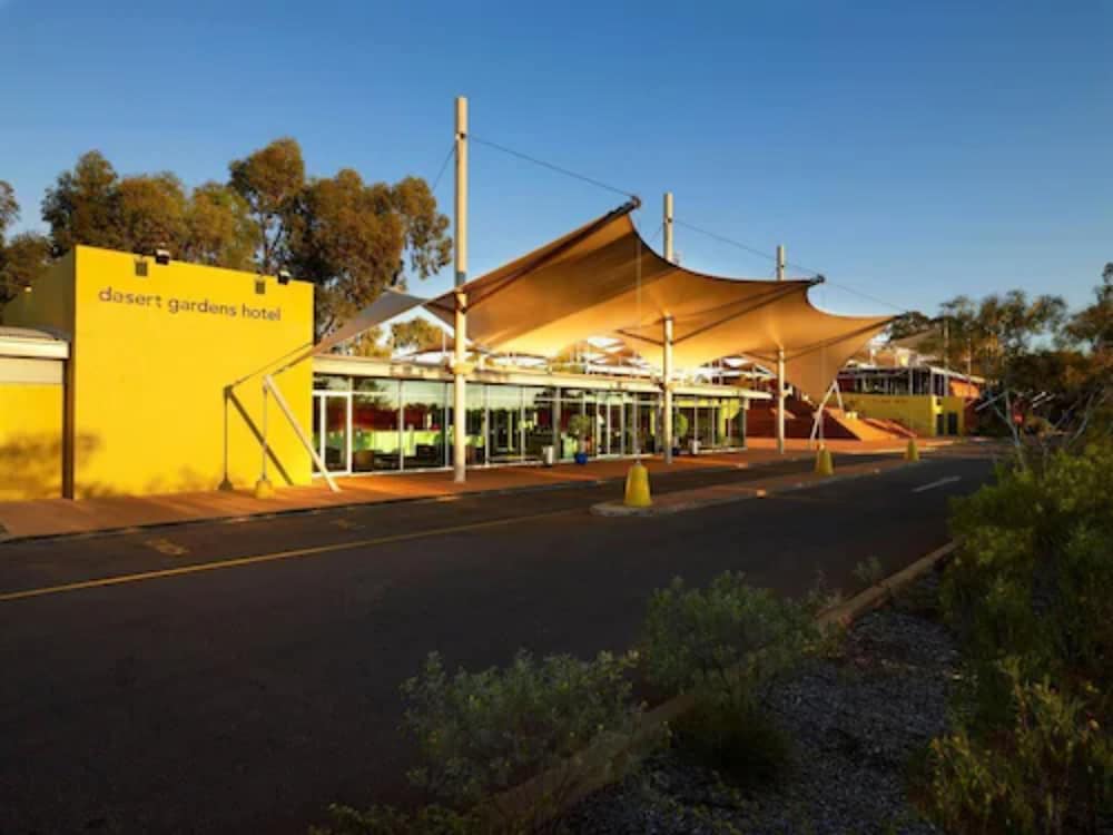 Desert Gardens Hotel main