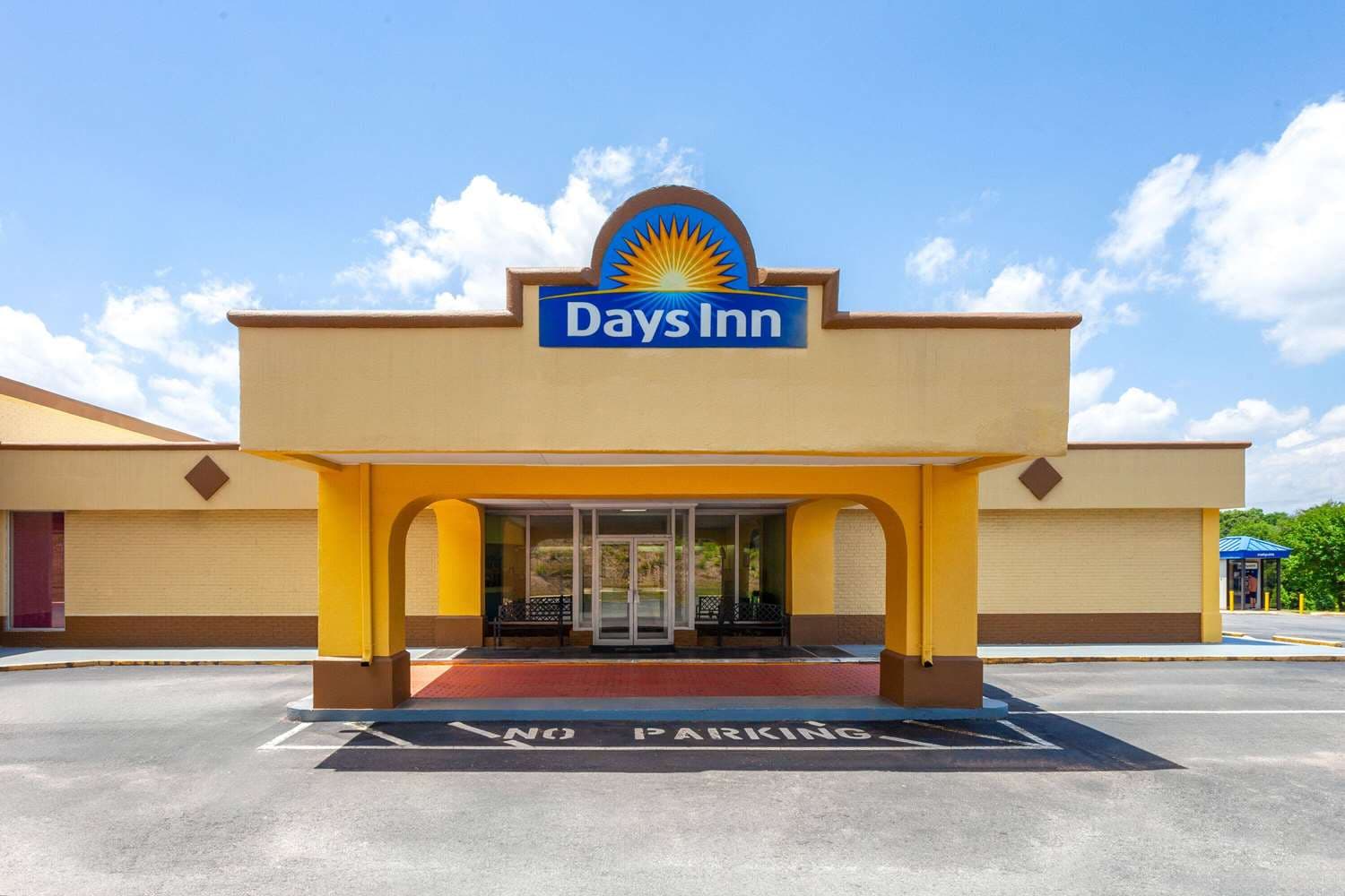 Days Inn by Wyndham Shelby main