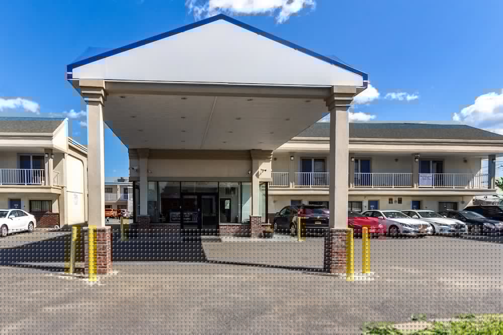 Motel 6 Elizabeth - Newark Liberty International Airport