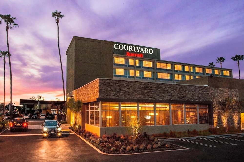 Courtyard By Marriott Los Angeles Woodland Hills
