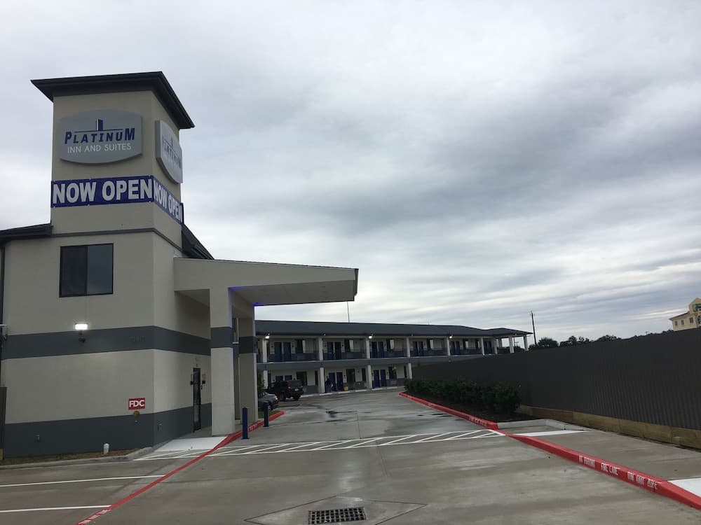 Platinum Inn And Suites