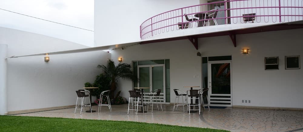 Hotel Magico Inn main