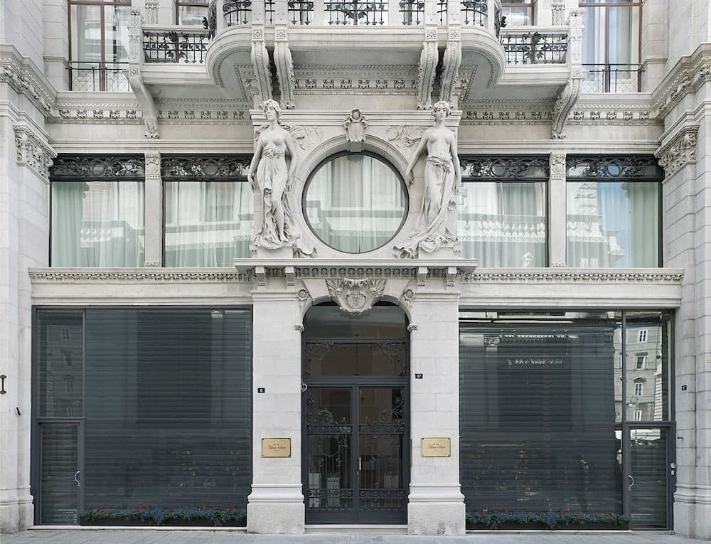 Palace Suite main