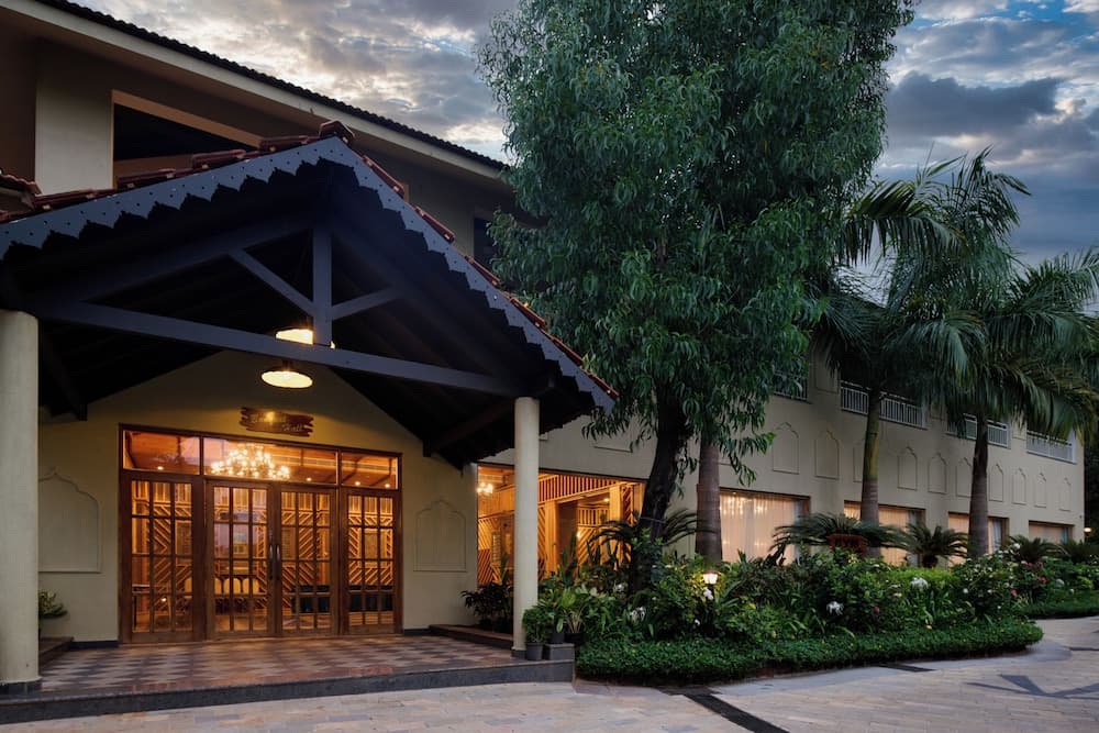 Amritara Aura Resort & Spa main