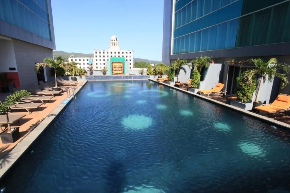 Grand Clarion Kendari main