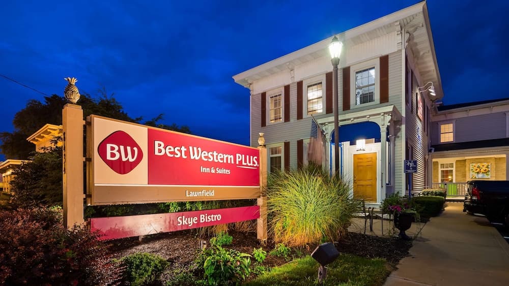 Best Western Plus Lawnfield Inn & Suites main
