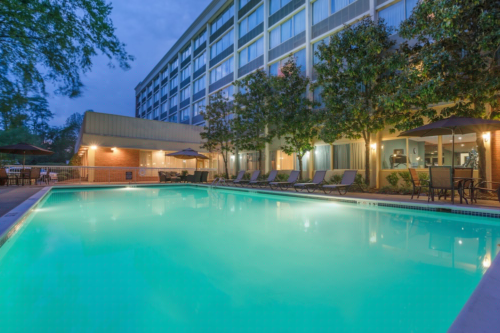 Holiday Inn Charlottesville Monticello main