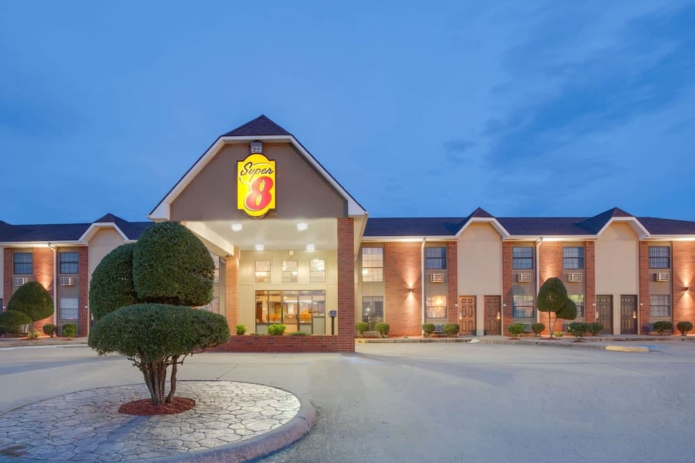 Super 8 By Wyndham Morrilton main