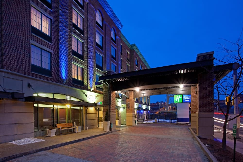 Holiday Inn Express And Suites Pittsburgh South Si