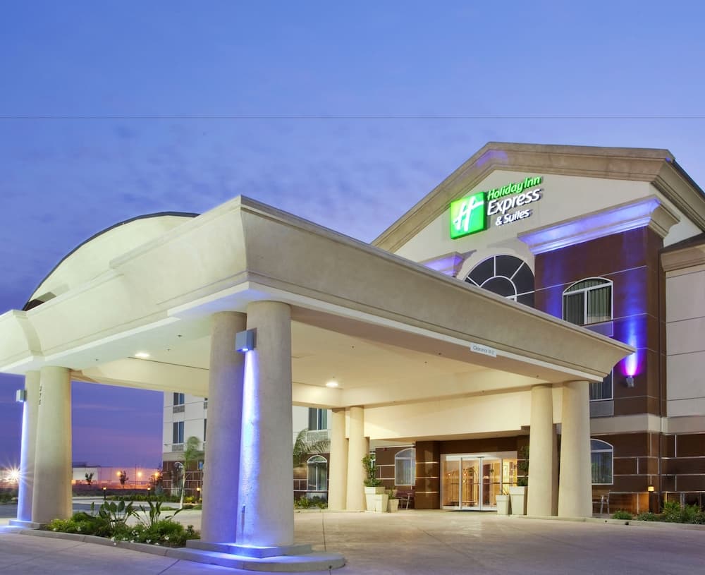 Holiday Inn Express & Suites Dinuba West main