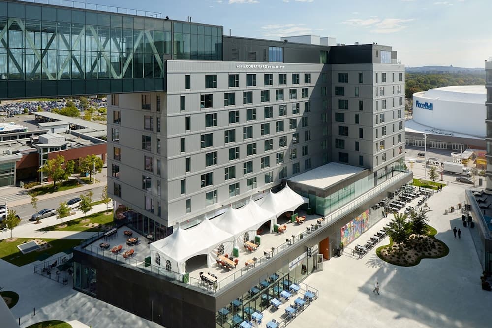 Courtyard By Marriott Montreal Laval main